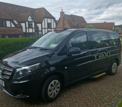 6 seater taxi hire Stratford upon Avon